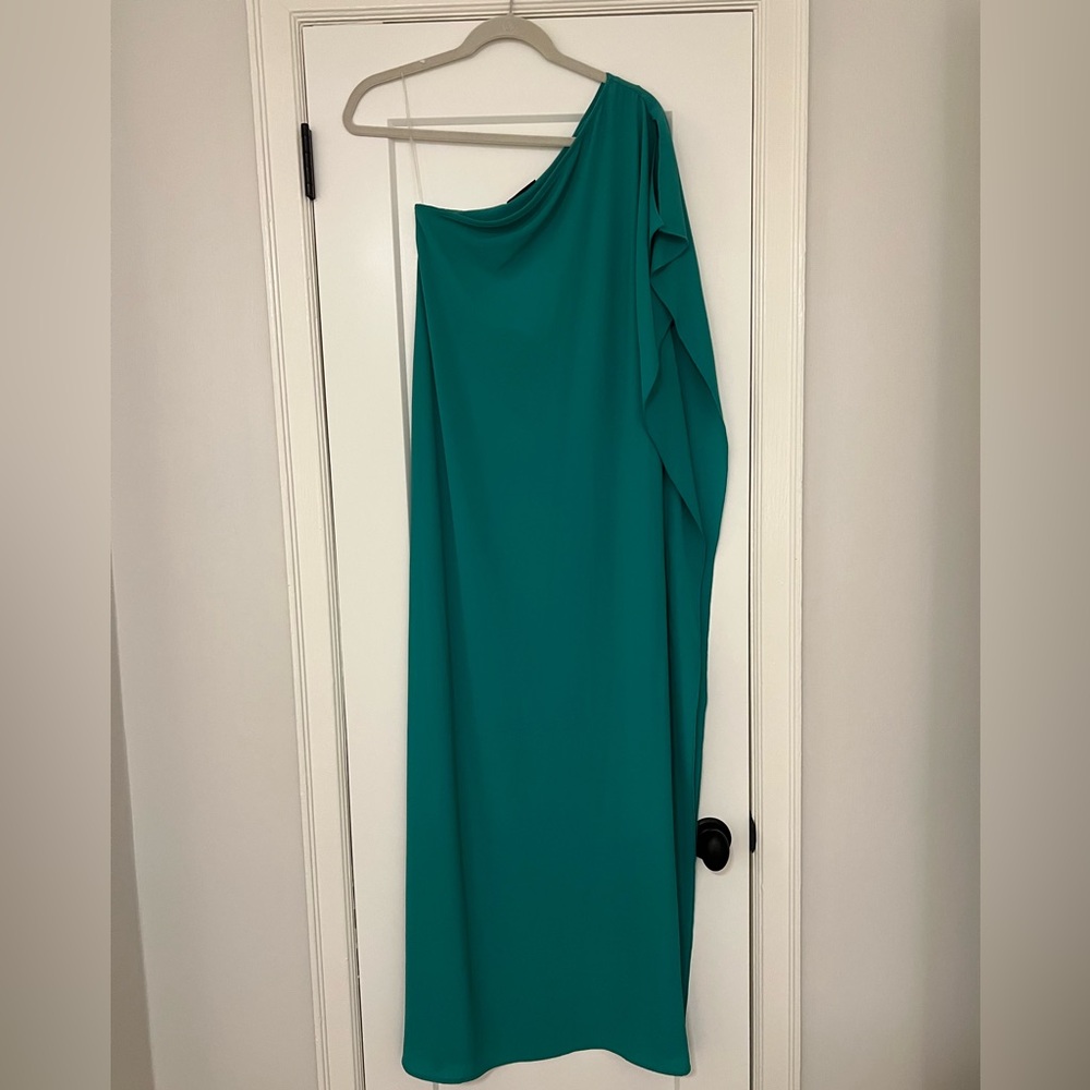 Vici Collection Green One-Shoulder Maxi Dress